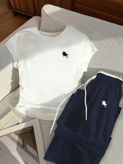 Resyla مجموعة كاجوال مكونة من قطعتين للنساء ذوات الأحجام الكبيرة مع شعار الحصان