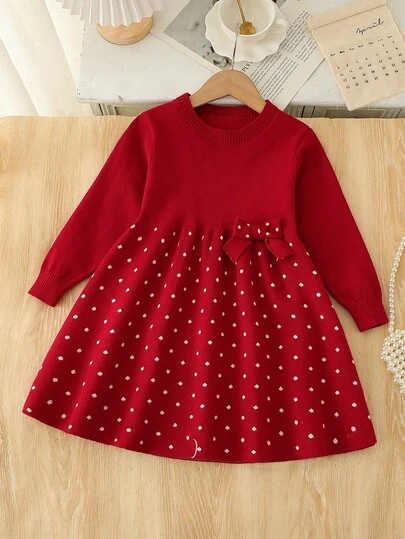 SHEIN Vintaside Kids 少女针织毛衣裙，新品上市。灰白拼色，可爱活泼的风格，柔软舒适的灰色面料，针织设计。适合秋冬穿着。精湛的工艺提升整体品质。优质柔软舒适面料，持久穿着。适合居家、外出、休闲、商务、节日和派对穿着。