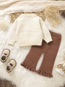 SHEIN Conjunto de suéter para bebé niña, blusa de cuello redondo con estampado floral + pantalones acampanados color café, conjunto de 2 piezas dulce y de moda para bebé niña en temporada de otoño e invierno, ropa de bebé niña de punto para otoño, suéter marrón, conjunto de invierno para bebé niña, ropa de bebé niña, suéteres de invierno para bebé niña, conjunto de punto para bebé - Café integral - Ver 2