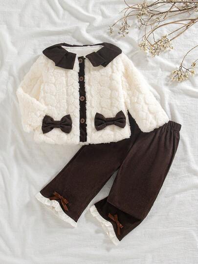 Zestaw z pluszową kurtką dla dziewczynki w kontrastowym kolorze z falbanką i kokardą