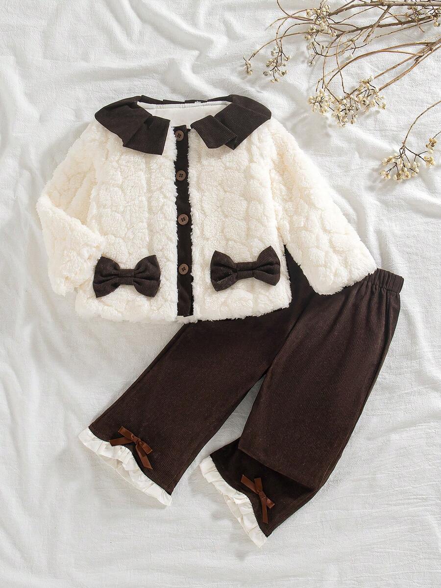Zestaw z pluszową kurtką dla dziewczynki w kontrastowym kolorze z falbanką i kokardą