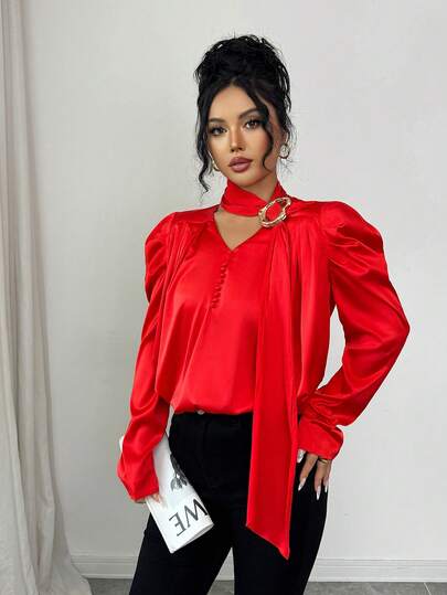 Elenzga Blusa elegante francesa con cuello de gargantilla y decoración metálica, frente y espalda plisados de satén de alta elasticidad, decoración con botones, adecuada para uso en la oficina, vacaciones y citas para mujeres de 20 a 35+ años, lujosa, elegante, versátil, para ir y venir, blusa de manga larga a la moda