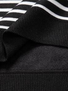 Manfinity Mode Men's Thermal Lined Striped Zip-Up Half Placket Long Sleeve Casual Sweater, Thermal Lined For Autumn/Winter Men Quarter Zip Striped Sweater - Black and White - View 3