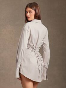 L'Amorae Stretch-Hemdkleid für Damen mit Schnürung auf der Rückseite und französischen Manschetten - Hellgrau - Übersicht 2