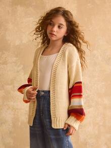 Nuevo suéter de estilo vintage de nicho para niñas preadolescentes en otoño/invierno con mangas a rayas de contraste arcoíris y diseño de cuello en V, suéter de punto holgado y grueso, chaqueta de punto oversize de moda