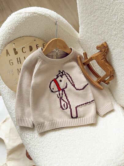 SHEIN Playful Pals 男婴休闲时尚简约可爱卡其色针织长袖毛衣，饰有小马图案，柔软舒适，适合秋冬季穿着。
