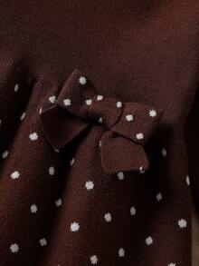 SHEIN Vintaside Kids 少女针织毛衣裙，新品上市。灰白拼色，可爱活泼的风格，柔软舒适的灰色面料，针织设计。适合秋冬穿着。提升整体品质，工艺精湛。优质柔软舒适面料，适合长期穿着。适合居家、外出、派对、商务及各种节日。 - 咖啡棕 - 查看 5
