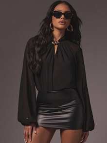 Hauture 女式性感黑色褶饰高领灯笼长袖衬衫，带有时尚金属装饰 - 黑色 - 查看 1