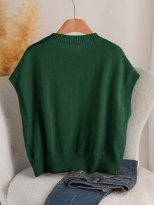 CosyJoli Plus Size Women Floral Pattern Sleeveless Knit Pullover Top - Dark Green - View 2