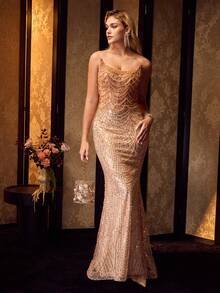 MOTF Soiréza 奢华串珠露肩美人鱼拖地长裙，露肩 U 领，后背带饰，珍珠链装饰，修身廓形，适合特殊场合