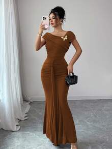 Modelyn 金属扣装饰褶饰修身优雅女式长裙 - 棕色 - 查看 6