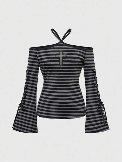 ROMWE Avant T-shirt casual à manches longues pour femmes avec broderie en croix, manches évasées à lacets ajourés. Polyvalent pour l'Halloween sombre