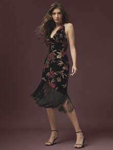 L'Amorae 女士天鹅绒烂花植绒流苏中长连衣裙，适合节日婚礼宾客夜晚外出 - 黑色 - 查看 1