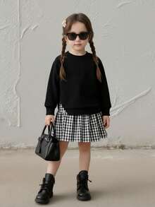 SHEIN 女童优雅黑白格子针织长袖连衣裙，秋冬格子女童两件套连衣裙，黑色两件套女童黑白连衣裙，秋冬女童两件套连衣裙，女童套装，格子裙，春秋法式连衣裙，秋冬女童连衣裙，女童格子裙，儿童黑色裙子，女童黑色长袖卫衣，适合上学穿着，女童黑色休闲卫衣上衣，适合儿童日常穿着，女童黑色蓬蓬裙