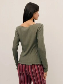 Nöista 优雅别致的双色罗纹针织上衣，领口采用层叠设计，尽显时尚气息。是打造精致现代的夏季穿搭和春假造型的完美之选。 - 綠色 - 查看 2