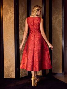 MOTF PREMIUM 女士纹理玫瑰提花方领无袖收腰喇叭晚礼服 - 紅色 - 查看 4