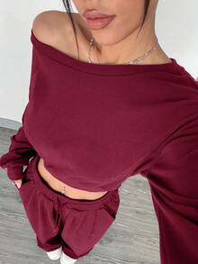 SHEIN EZwear Ensemble Top et pantalon minimaliste de couleur unie pour femme, nouvelle coupe épaule oblique, pour un port quotidien - Rouge foncé - Voir 3