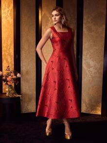 MOTF PREMIUM 女士纹理玫瑰提花方领无袖收腰喇叭晚礼服 - 紅色 - 查看 5