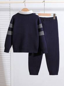 SHEIN Playful Pals 2 件儿童英伦风格针织套装，男童格子毛衣配衬衫领，厚裤子套装，秋冬学院风 - 寶藍色 - 查看 2