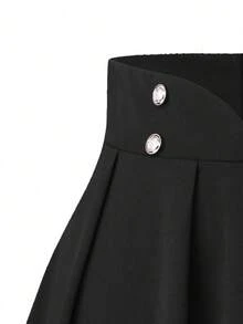 Rometta Plus Size Solid Color Button Decorated Pleated Mini Skirt