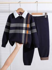 SHEIN Playful Pals 2 件儿童英伦风格针织套装，男童格子毛衣配衬衫领，厚裤子套装，秋冬学院风 - 寶藍色 - 查看 6