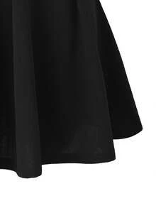 Rometta Plus Size Solid Color Button Decorated Pleated Mini Skirt