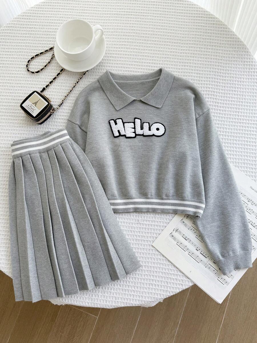 青少年女孩休闲运动风格字母图案落肩宽松毛衣和褶皱毛衣裙套装，秋冬 - 灰色 - 查看 1