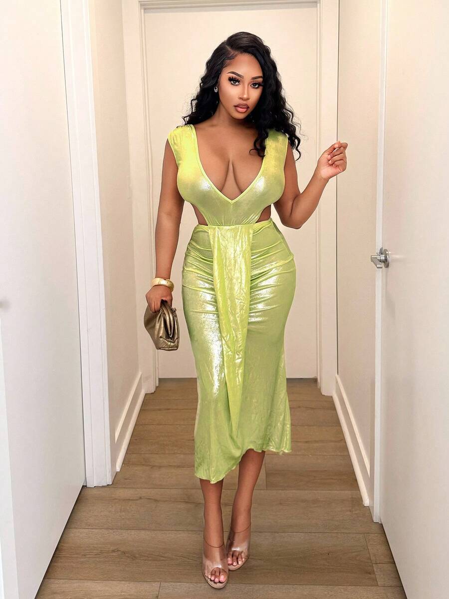 BamGleam The Lady's New Sexy Deep V-Neck Sleeveless Dress With Pleated Shoulder Area And Open Waist Design, Back Metal Ring Decoration, A Figure-Hugging Skirt With A Tight Fit, Made Of Shiny Fabric. Suitable For Parties, Gatherings, Dates And New Year's Formal Wear. - Green - View 1