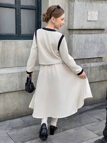 青少年女孩休闲通勤学院风撞色滚边翻盖口袋夹克和褶皱裙套装，春秋季 - 卡其色 - 查看 2