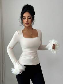 SHEIN Elenzya بلوزة نسائية مربعة الرقبة طويلة الأكمام مع تصميم جانبي مطوي، زخرفة أكمام بالأزهار، أنيقة للاستخدام اليومي والتنقل والموضة والشارع الفرنسي والفينتاج والحفلات والأعمال، باللون البيج، قميص داخلي للخريف/الشتاء - لون مشمشي - مشاهدة 5