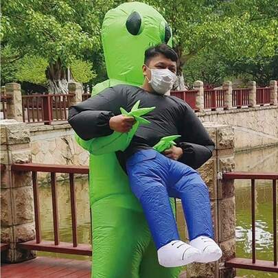 Zazumi Disfraz inflable de extraterrestre para adultos - Traje de cosplay de Body completo verde de OVNI, disfraz hinchable para fiesta de Halloween, Navidad y carnaval para hombres y mujeres