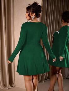 Elenzga Không bao giờ lỗi mốt: Chuẩn bị phong cách Gothic với chút biến tấu cho ngày thứ Tư. Tôn lên vẻ nữ tính, mạnh mẽ. Váy đầm thanh lịch mới 2025 dành cho nữ với phần vai bèo nhún và tay bồng rộng, phù hợp cho các dịp: Trở lại trường học, Tốt nghiệp, Ngày lễ tình nhân, Lễ hội âm nhạc, Ngày của Mẹ, Halloween, Lễ Tạ ơn, Lễ Phục sinh, Quốc khánh, Dạ tiệc, Hẹn hò, Tiệc tùng, Đám cưới, Hoạt động ngoài trời - Màu xanh lá cây đậm - Xem 3