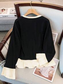 GlowEve CURVE 大码女式优雅休闲荷叶边撞色长袖 T 恤，圆领喇叭袖，纽扣装饰，简约剪裁设计上衣 - 杏色 - 查看 2