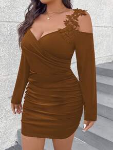 SHEIN Clasi Plus Size Solid Color Minimalist Daily Wear Off-Shoulder Long Sleeve Dress - Yellow - View 4