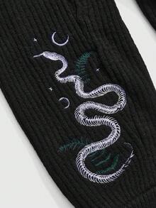 ROMWE Gothic Style Snake Skin Pattern Embroidered Plus Size Batwing Sleeve Short Front Open Cardigan, Suitable For All Seasons - Black - View 2