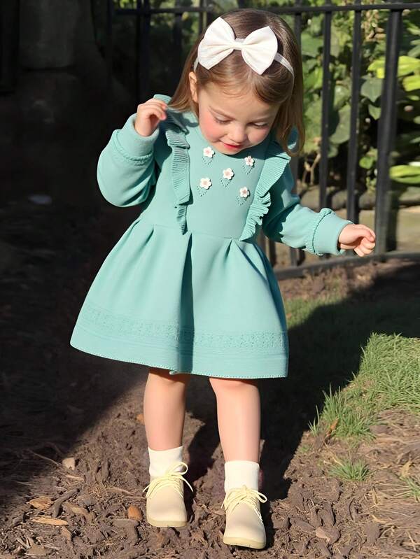 SHEIN Playful Pals Vestido de punto con cuello redondo, manga larga y espalda abierta con flores 3D para niñas bebé, ajuste regular, de moda y lindo, suelto, adecuado para primavera/otoño, suave y cómodo, apropiado para uso diario, salidas, viajes, vacaciones, hogar, guardería y juego de niños