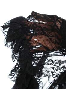 SHEIN BamGlam Blusa con encaje transparente y volantes con diseño de medusa - Negro - Ver 7
