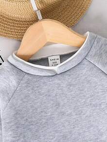 SHEIN 2 件套男婴/女婴休闲可爱图案落肩宽松圆领针织运动衫和松紧腰针织裤两件套服装，适合秋冬穿着 - 淺灰色 - 查看 5