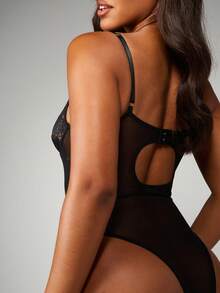 MISSGUIDED Lace Bustier Bodysuit With Cut Out Details And Garter Straps For Intimate Occasions - Black - View 5
