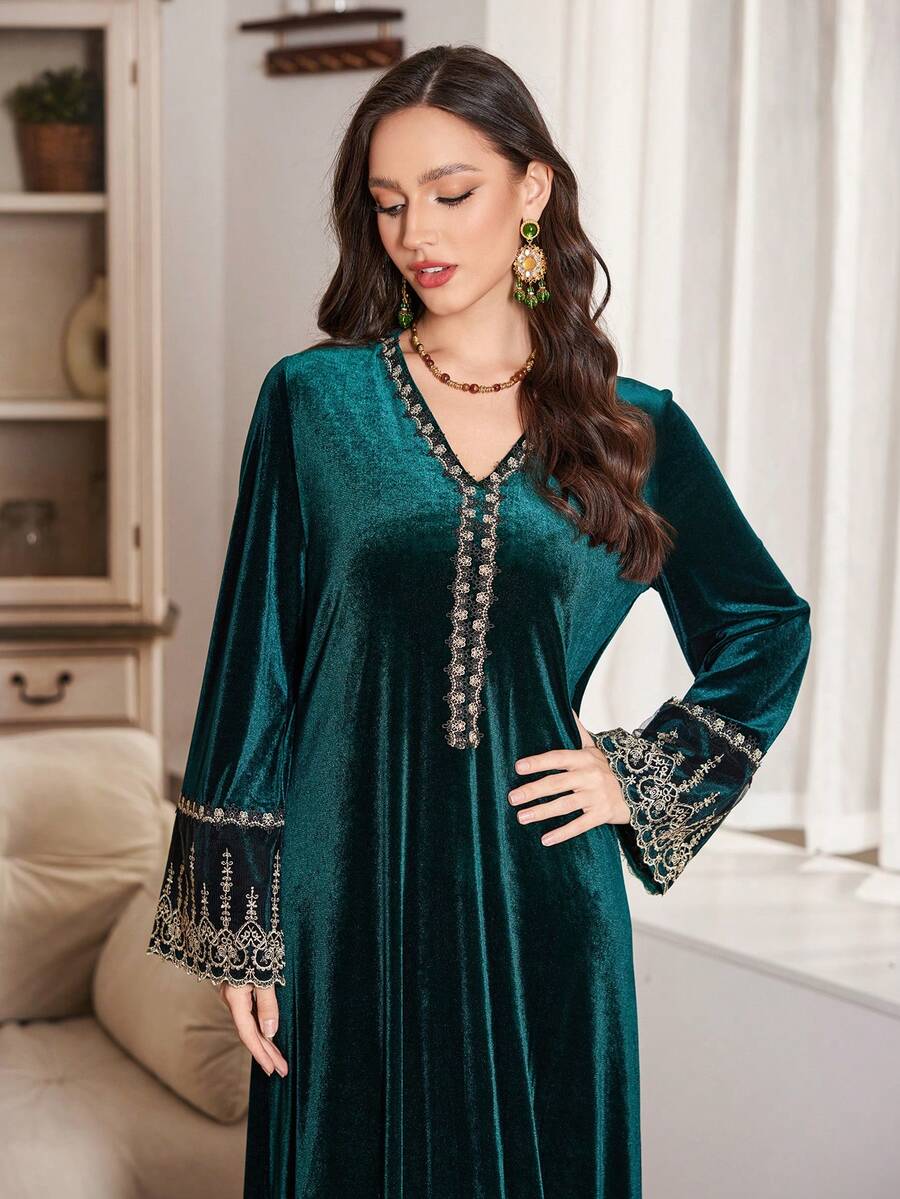 Al Najma Váy nhung dáng rộng thanh lịch thêu vàng, sang trọng, phù hợp cho những dịp trang trọng vào mùa thu/đông - Màu xanh lá cây đậm - Xem 1