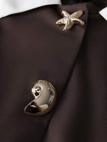 SHEIN Clasi Ensemble 2 pièces grande taille pour femmes : Top élégant de navettage à manches longues 2 en 1 et jupe trapèze assortie avec grands boutons décoratifs, convient pour le printemps, l'été, l'automne et l'hiver