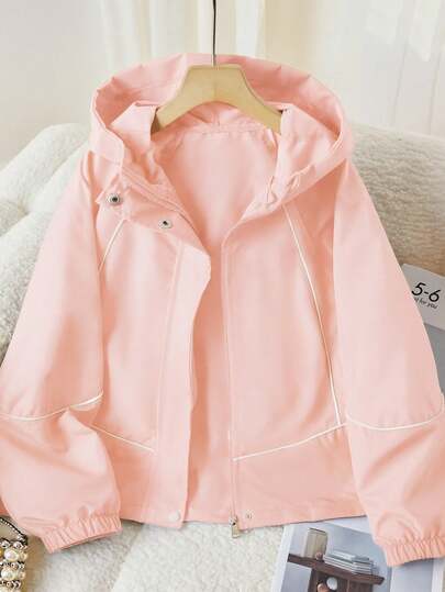 女童休闲百搭连帽外套，黑色配白色绳带装饰，松紧袖口，银色按扣，适合上学、通勤、郊游、运动，可搭配长袖上衣和裤子