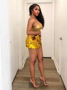 SHEIN BamGlam 女士新款性感领口露背亮片短款迷你连衣裙，适合派对、表演和夜总会。 - 金色 - 查看 2