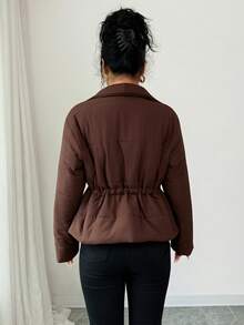 SHEIN Elenzya 女式立领夹克，前中心 4 粒扣开合，腰部抽绳，A 字形下摆开衩，长袖，棕色，法式复古风格，适合办公室、通勤、商务休闲、街头、百搭、秋冬，适合万圣节、圣诞节、感恩节、下午茶派对、返校 - 棕色 - 查看 2