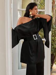 VOLUPTÉ CURVE 情人节加大码新款春季套装，简约都市通勤风，柔滑哑光面料，纯黑色不对称露肩宽松落肩袖腰带装饰垂坠感上衣，搭配缎面阔腿裤，显瘦拉长身形，两件套 - 黑色 - 查看 3