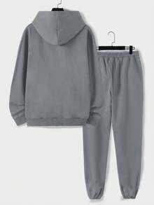 SHEIN Cottnline مجموعة بنطلون وبلوزة كاجوال مطبوعة للرجال قطعتان - رمادي - مشاهدة 2