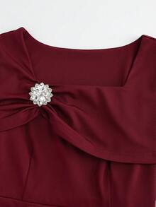 GlowEve Vestido de manga larga de punto con flores y decoración de rhinestones, elegante para uso diario, moda de calle francesa, versátil para fiesta, vacaciones y negocios, color borgoña, otoño/invierno