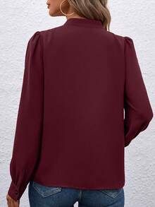 EMERY ROSE Blusa elegante de mujer con cuello alto, manga raglán y botones delanteros con aplicación de encaje - Rojo violeta - Ver 2