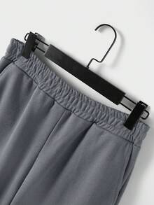 SHEIN Cottnline مجموعة بنطلون وبلوزة كاجوال مطبوعة للرجال قطعتان - رمادي - مشاهدة 3