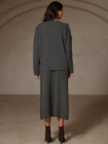BELROSIE Set 2 pcs: Kardigan Rajut Longgar Kerah Bulat dengan Pita + Rok Midi - Grey - View 3
